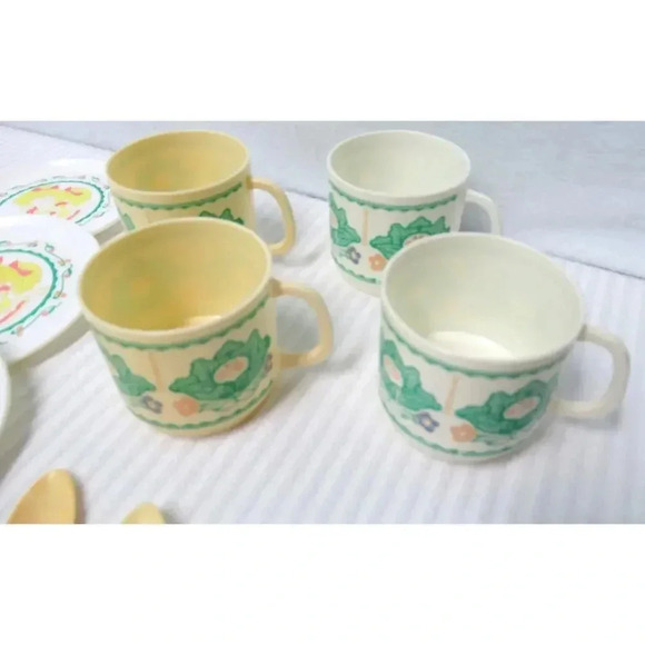 Cabbage Patch Kids Tea Playset 1980's Pitcher Plates Cups Saucers Silverware - Picture 2 of 7